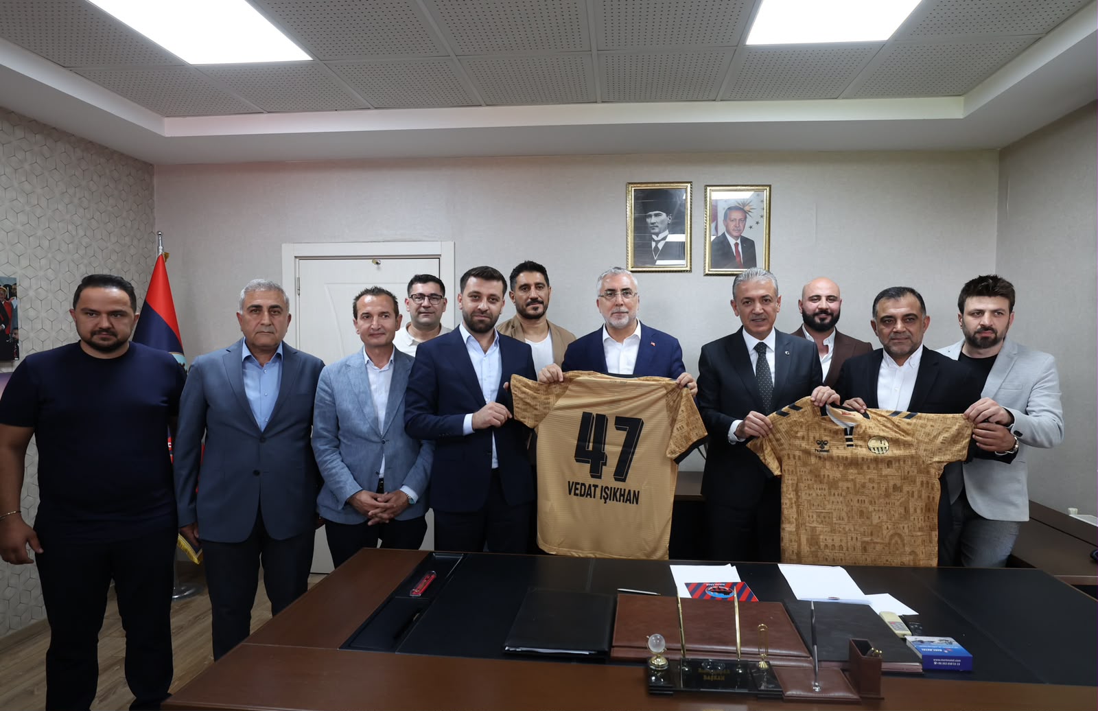Çalışma ve Sosyal Güvenlik Bakanı Işıkhan, Mardin 1969 Spor’u ziyaret etti
