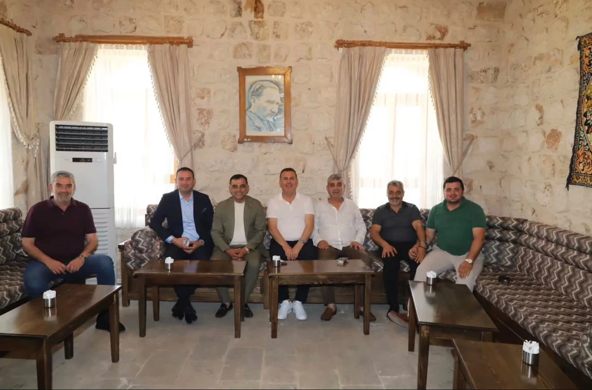 Veysi Duyan ve Heyetinden Savur Belediyesi’ne Ziyaret