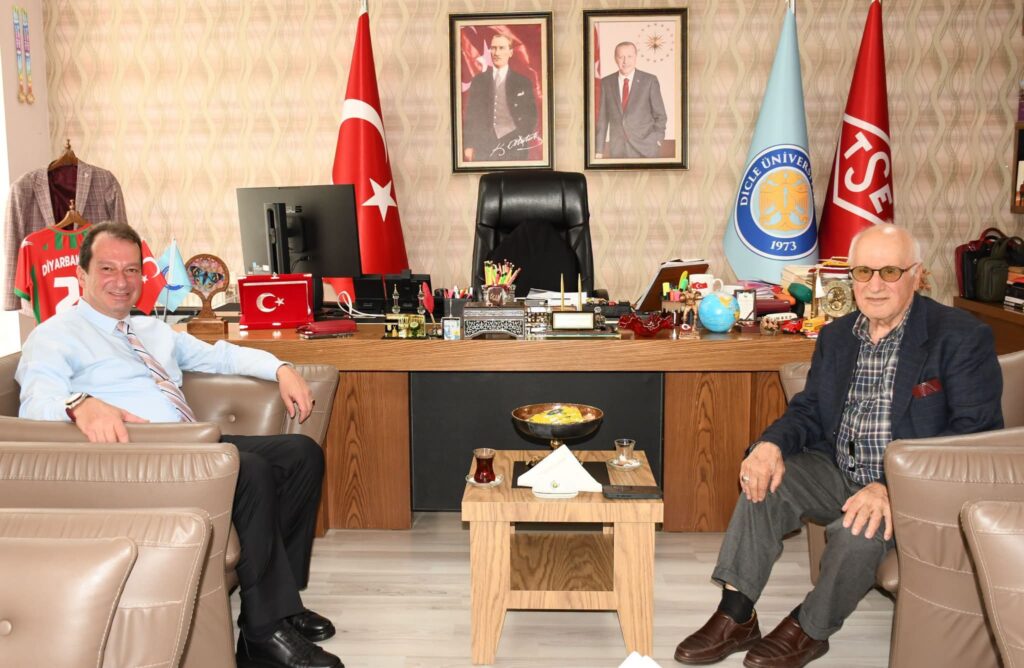 Rektör Eronat, yıllar sonra öğretmeniyle buluştu: Duygulandıran vefa