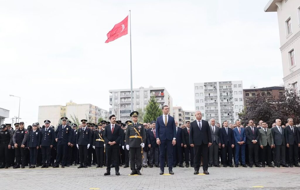 Kızıltepe’de Cumhuriyet Bayramı Törenleri Başladı
