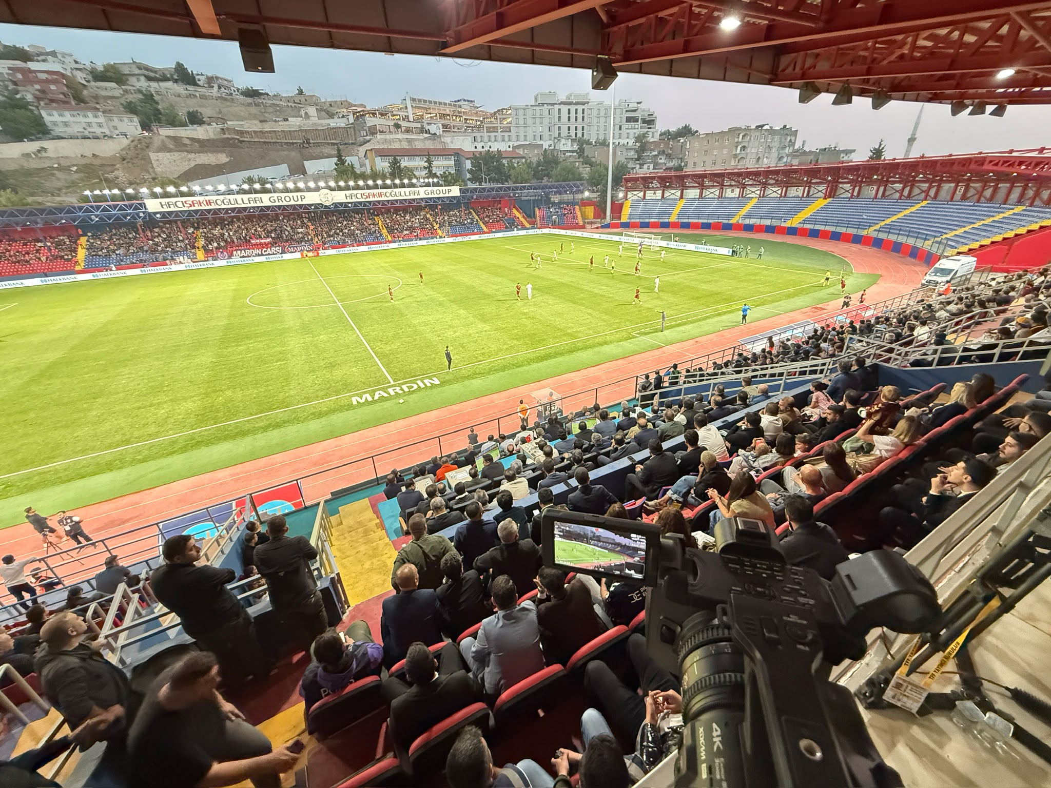 Mardin 21 Kasım Şehir Stadyumu’nda Kale arkası tribünü inşaatı sona erdi
